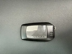 2023 Toyota Venza 2.0L CVT 2WD Luxury, белый — фото 12