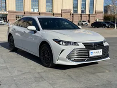 2022 Toyota Avalon 2.0L XLE Premium, белый — фото 3
