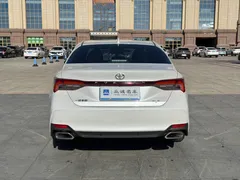 2022 Toyota Avalon 2.0L XLE Premium, белый — фото 8