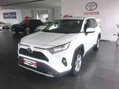 2022 Toyota RAV4 2.0L CVT 2WD Fashion Plus, белый — фото 1