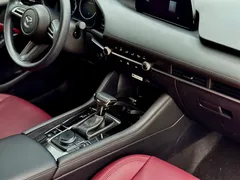 2022 Mazda Mazda3 2.0L AT, красный — фото 3