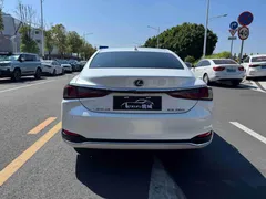 2021 Lexus ES 260, белый — фото 4