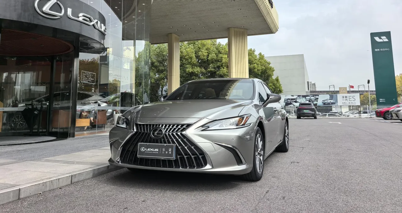 2022 Lexus ES 200 Excellence