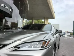 2022 Lexus ES 200 Excellence — фото 6