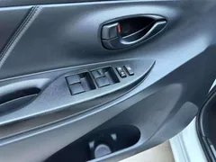 2022 Toyota Yaris L Zhixuan 1.5L CVT Luxury Plus, белый — фото 13