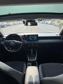 2023 Honda Vezel 1.5L CVT Tech, белый — фото 8