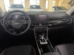 2023 Kia Seltos 1.5L IVT Premium, белый — фото 11