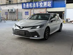 2023 Toyota Camry 2.5Q Flagship, белый — фото 1