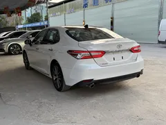 2023 Toyota Camry 2.5Q Flagship, белый — фото 4