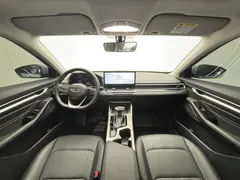 2023 Geely Emgrand 4th Gen 1.5L CVT Premium Champion — фото 9