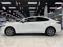 2022 Mazda Mazda3 2.0L AT, белый — фото 4