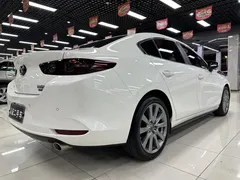 2022 Mazda Mazda3 2.0L AT, белый — фото 5