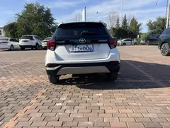 2022 Toyota Yaris L Zhixuan X 1.5L CVT Luxury Plus, белый — фото 4