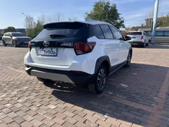 2022 Toyota Yaris L Zhixuan X 1.5L CVT Luxury Plus, белый — фото 5