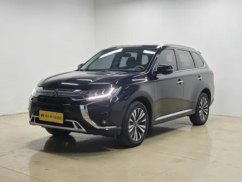 2021 Mitsubishi Outlander 2.4L 4WD 7-seat