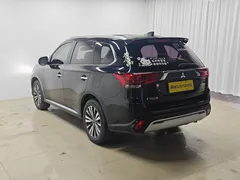 2021 Mitsubishi Outlander 2.4L 4WD 7-seat, чёрный — фото 5