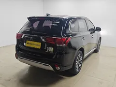 2021 Mitsubishi Outlander 2.4L 4WD 7-seat, чёрный — фото 7