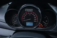 2021 Toyota Vios 1.5L CVT, красный — фото 9