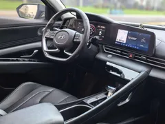 2021 Hyundai Elantra 1.5L CVT LUX Premium — фото 10