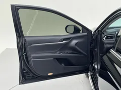 2023 Toyota Camry 2.5G Luxury, чёрный — фото 20