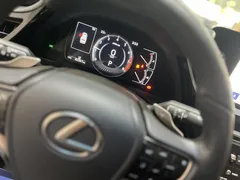 2022 Lexus ES 200 Excellence — фото 8