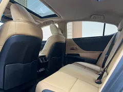 2022 Lexus ES 200 Excellence — фото 10
