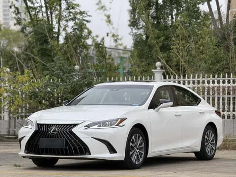 2021 Lexus ES 200 Luxury