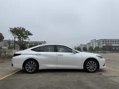 2021 Lexus ES 200 Luxury, белый — фото 9