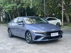 2023 Hyundai Elantra 1.5L CVT LUX Premium, синий — фото 6