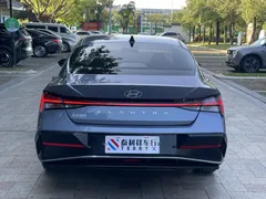 2023 Hyundai Elantra 1.5L CVT LUX Premium, синий — фото 8