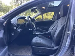 2023 Hyundai Elantra 1.5L CVT LUX Premium, синий — фото 11