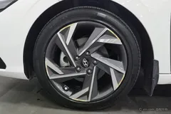 2023 Hyundai Elantra 1.5L CVT GLX Elite, белый — фото 6