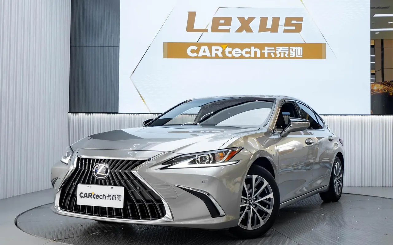 2022 Lexus ES 200 Luxury