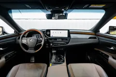 2022 Lexus ES 200 Luxury — фото 14