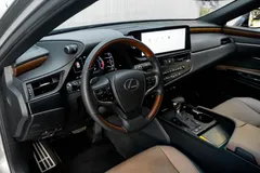 2022 Lexus ES 200 Luxury — фото 25