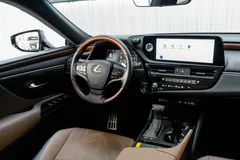 2022 Lexus ES 200 Luxury — фото 26