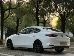 2022 Mazda Mazda3 2.0L AT, белый — фото 4