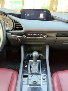 2022 Mazda Mazda3 2.0L AT, белый — фото 12