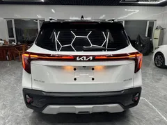 2023 Kia Seltos 1.5L IVT Luxury, белый — фото 5