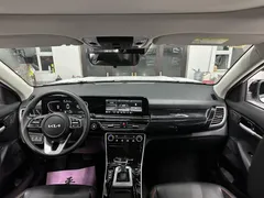 2023 Kia Seltos 1.5L IVT Luxury, белый — фото 9
