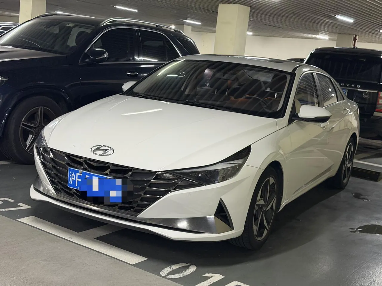 2022 Hyundai Elantra 1.5L CVT LUX Black Knight Limited Edition