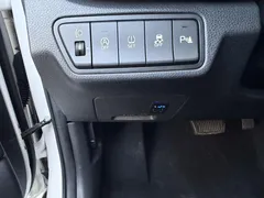 2023 Kia Seltos 1.5L IVT Luxury, белый — фото 13