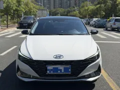 2022 Hyundai Elantra 1.5L CVT LUX Premium, белый — фото 2