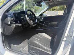 2022 Hyundai Elantra 1.5L CVT LUX Premium, белый — фото 5