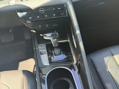 2022 Hyundai Elantra 1.5L CVT LUX Premium, белый — фото 9