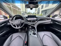 2023 Toyota Camry 2.5G Luxury, белый — фото 10