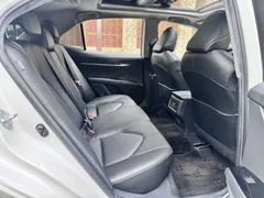 2023 Toyota Camry 2.5G Luxury, белый — фото 13