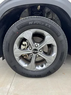 2023 Kia Seltos 1.5L IVT Comfort, белый — фото 12