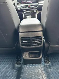 2023 Kia Seltos 1.5L IVT Comfort, белый — фото 16
