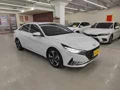 2021 Hyundai Elantra 1.5L CVT LUX Premium, белый — фото 2